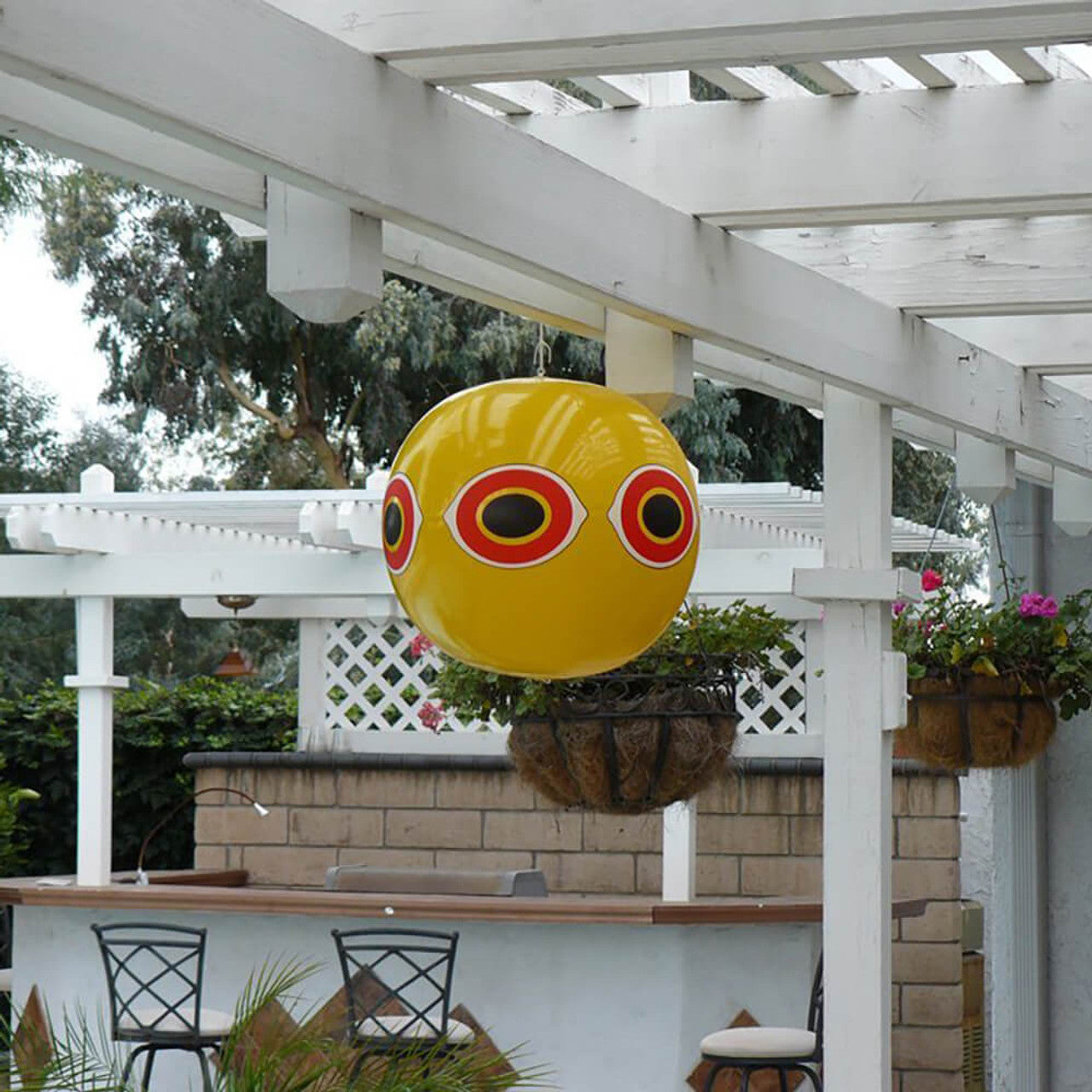 SCARE-EYE® BALLOONS