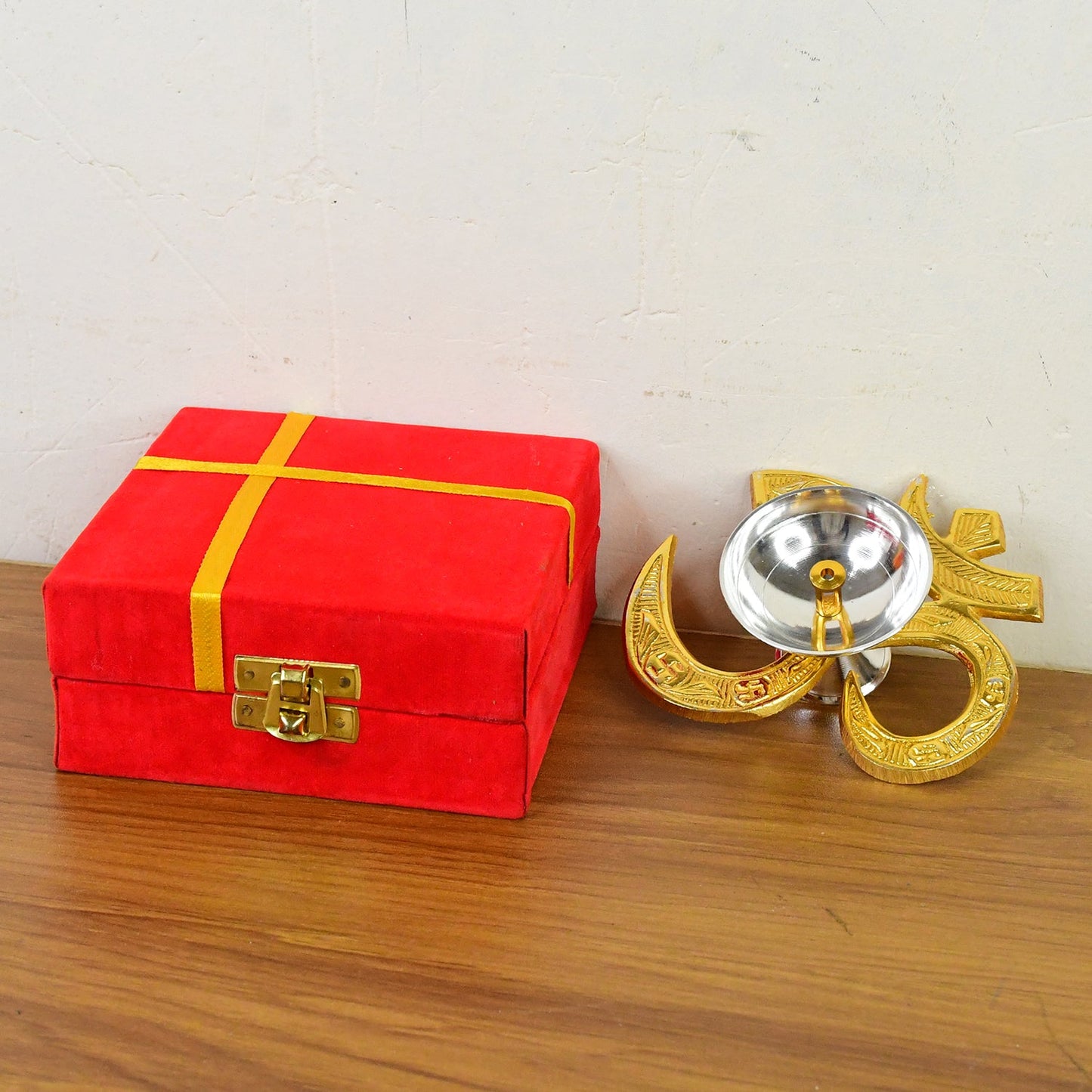 Om Symbol Brass Oil Diya (1 Pc)